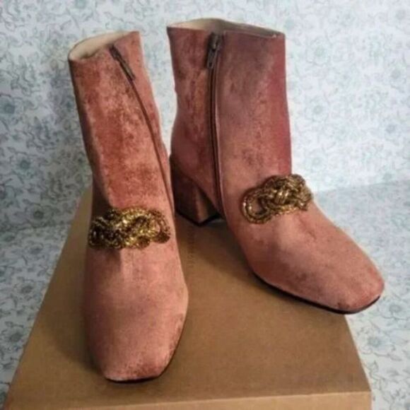 NIB Anthropologie Stevie Velvet Ankle Boots | 39 / 8.5 - Picture 2 of 6